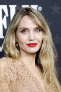 D8A7D8B7D984D8A7D984D8A920Angelina20Jolie20D8A8D8A3D8ADD985D8B120D8A7D984D8B4D981D8A7D98720D8A7D984D982D988D98A20D985D98620D988D8ADD98A20Angelina20Jolie JrAk0D